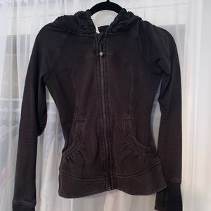 black lululemon zip up